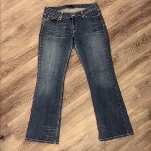 Levi’s 524 jeans